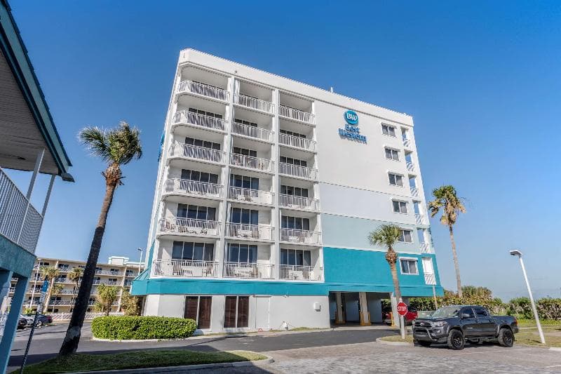 Best Western Cocoa Beach Hotel & Suites