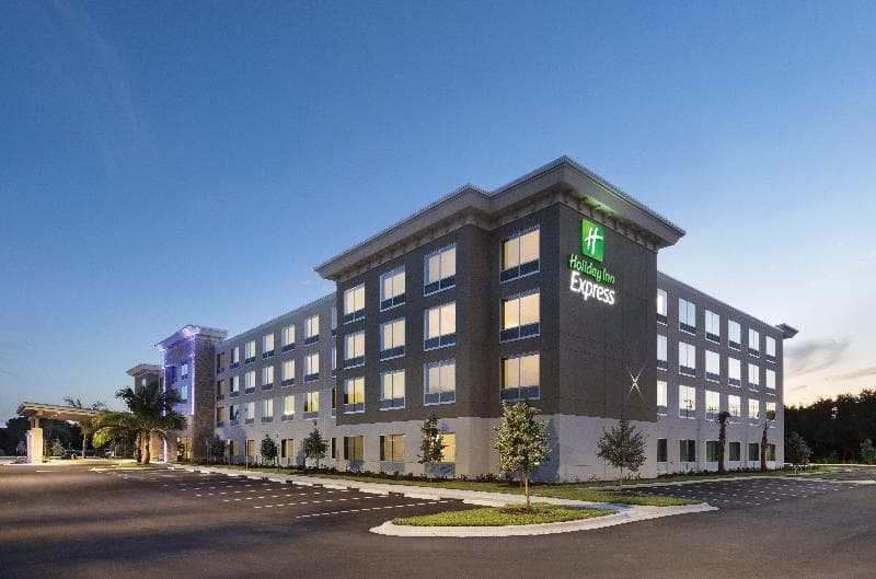 Holiday Inn Express Cape Canaveral, an IHG Hotel 4