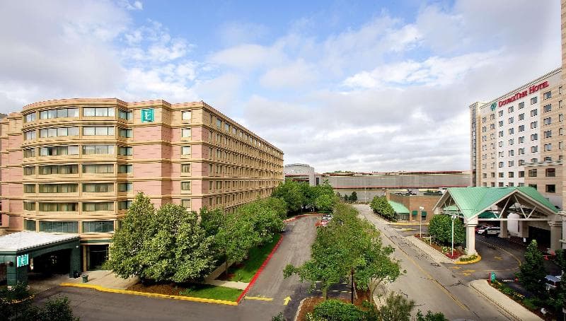 Embassy Suites by Hilton Chicago O'Hare Rosemont 2