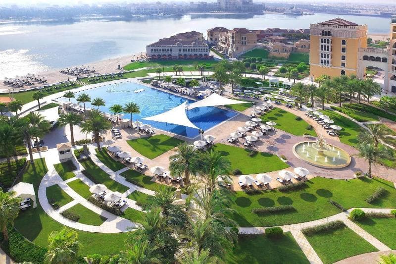The Ritz-carlton Abu Dhabi, Grand Canal