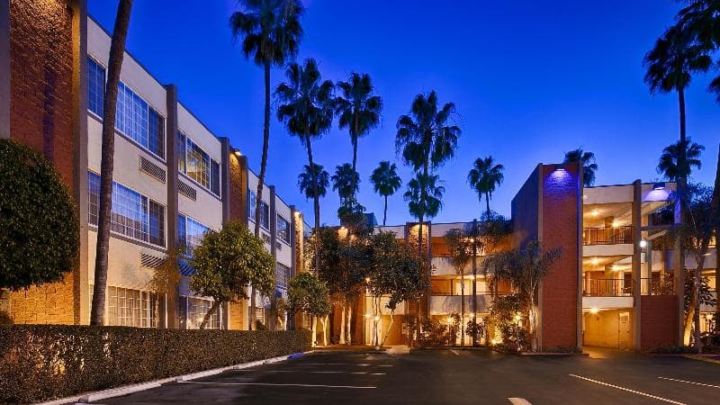 Best Western Plus Carriage Inn 2