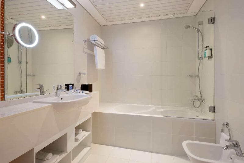 Tryp By Wyndham Abu Dhabi City Centre 5