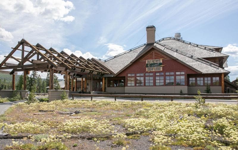 Old Faithful Snow Lodge & Cabins