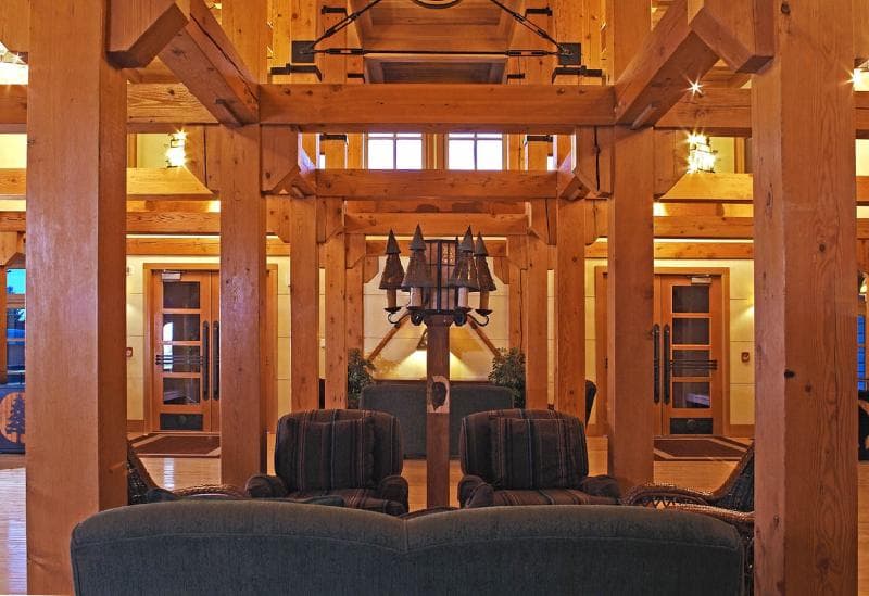 Old Faithful Snow Lodge & Cabins 5