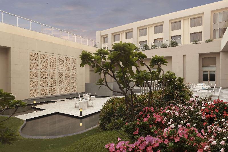 DoubleTree by Hilton Agra 5