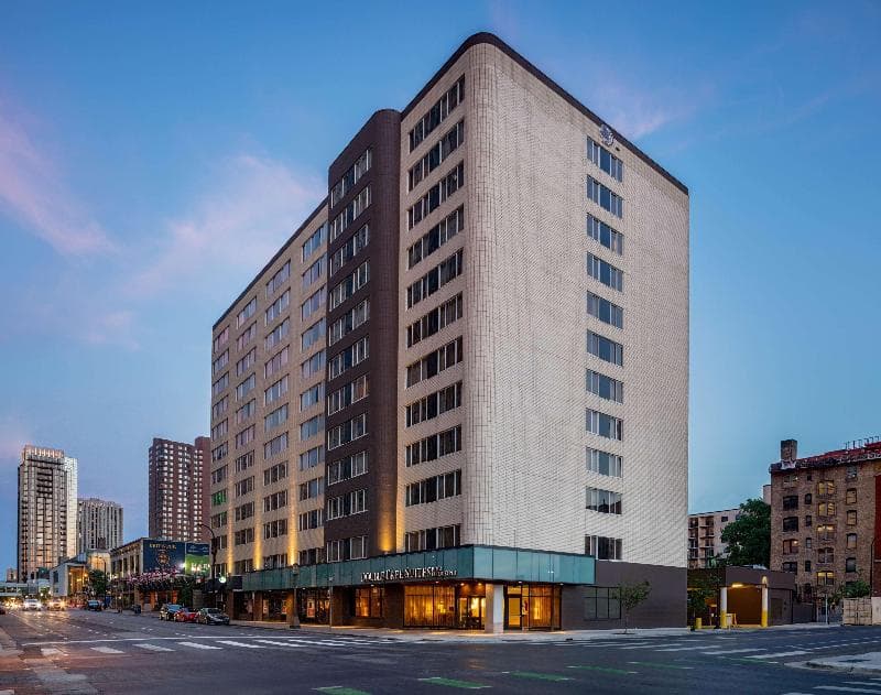 DoubleTree Suites by Hilton Hotel Minneapolis Downtown