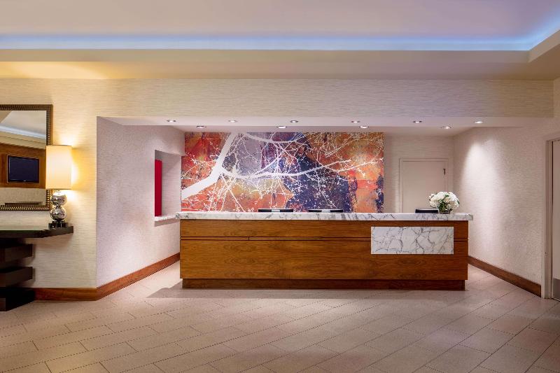 DoubleTree Suites by Hilton Hotel Minneapolis Downtown 4