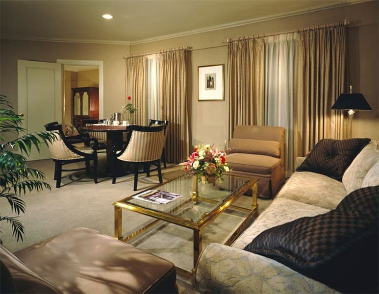 Mayflower Park Hotel 5