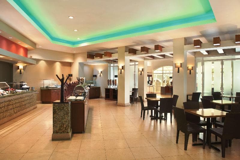 Embassy Suites by Hilton Dorado del Mar Beach Resort 4