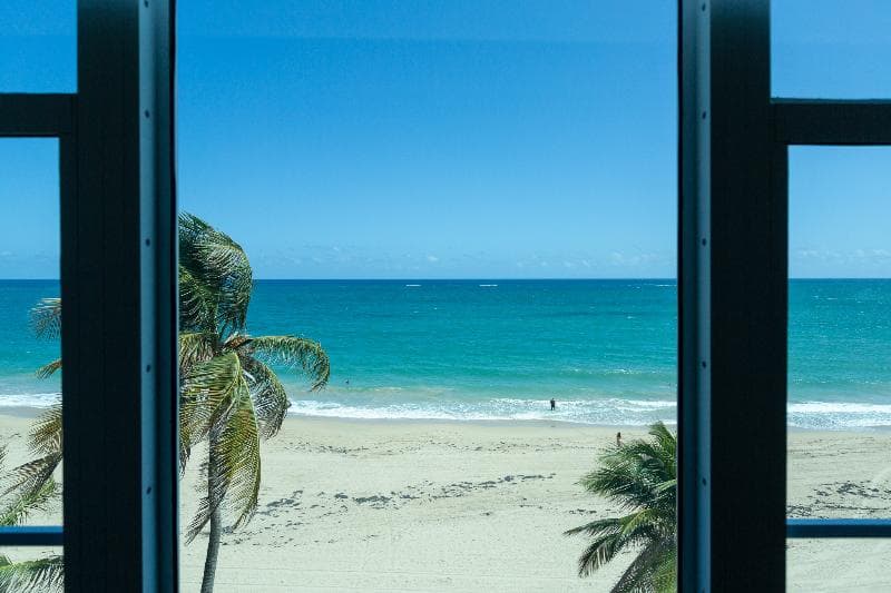 The Tryst Beachfront Hotel 4