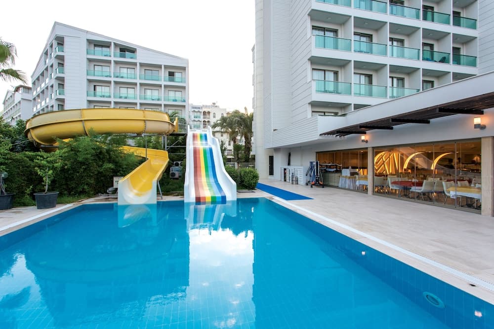Club Hotel Falcon